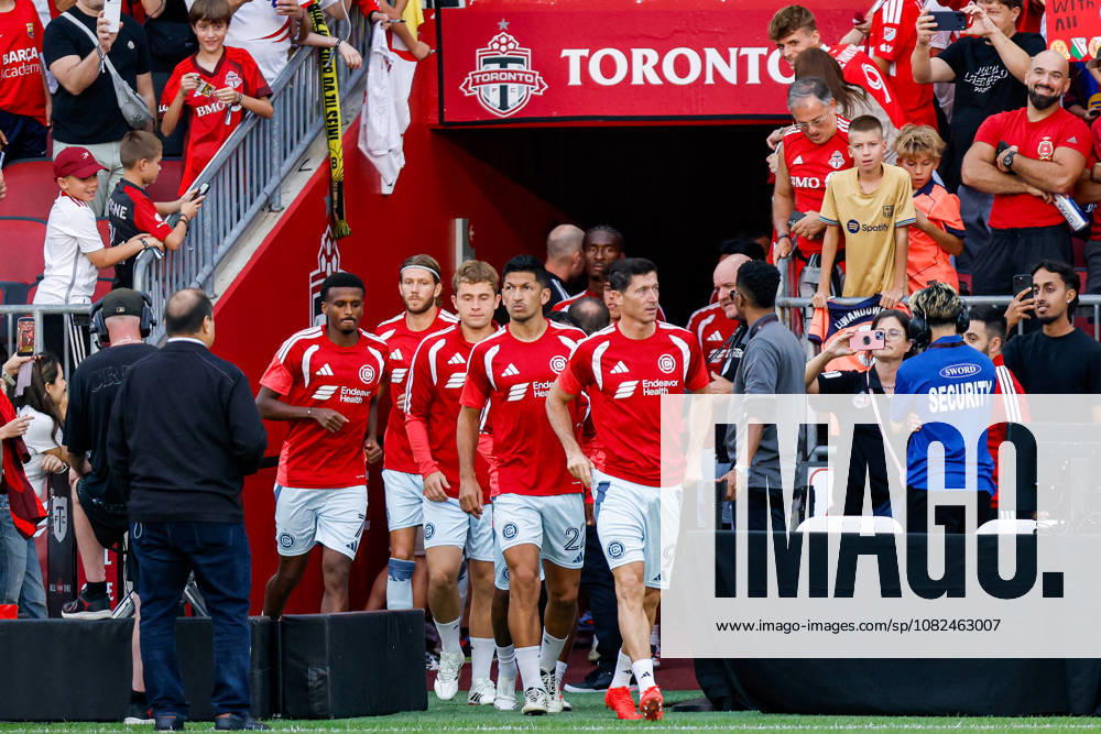 Toronto FC v Chicago Fire Robert Lewandowski 9 of Chicago Fire FC leads the team into a warm-up session during a Major League Soccer game between Toronto FC and Chicago Fire at BMO Field in Toronto, Ontario, Canada, on September 5, 2026. Toronto Ontario Canada