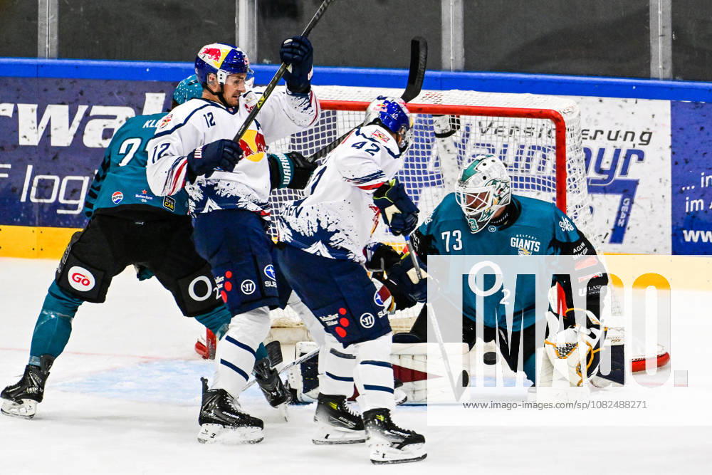 GER, Ice Hockey, Men s, Warrior Cup 2026, EHC Red Bull Munich vs. Belfast Giants: Brady Ferguson (Munich, 12) and Yasin Ehliz (Munich, 42) are denied by Jake Kupsky (Belfast, 73); Kaufbeuren Energie; Schwaben Arena; Bavaria, Germany
