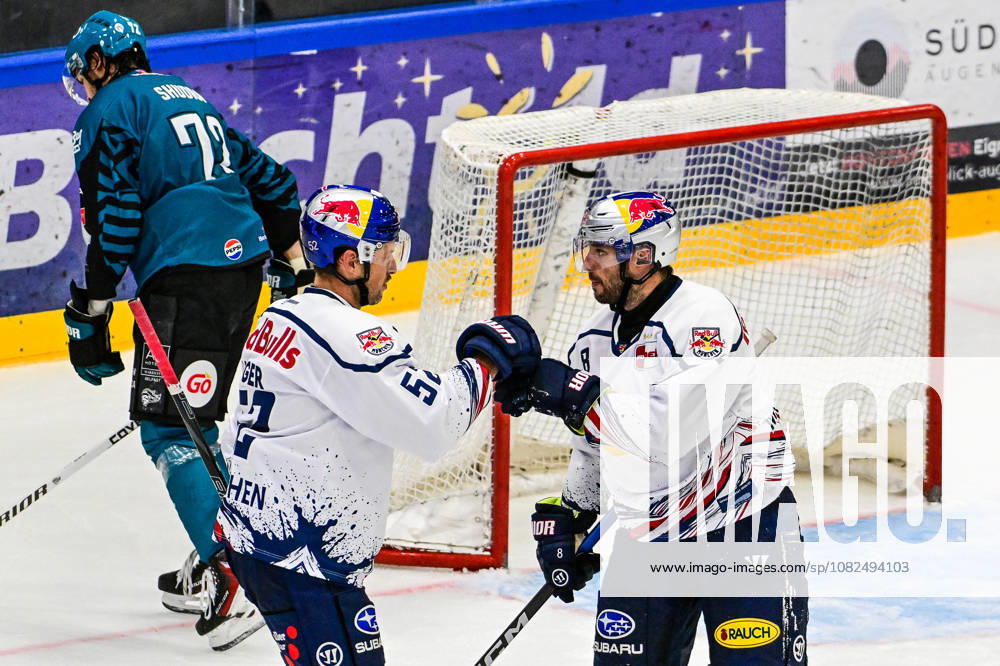 GER, Ice Hockey, Men s, Warrior Cup 2026, EHC Red Bull Munich vs. Belfast Giants, Celebration after the 3-1 goal, Patrick Hager (Munich, 52), Tobias Rieder (Munich, 8), Kaufbeuren Energie, Schwaben Arena, Bavaria, Germany