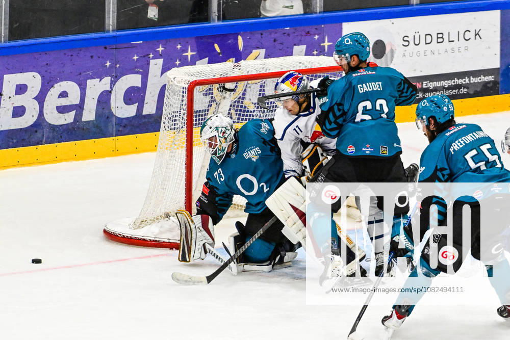 GER, Ice Hockey, Men s, Warrior Cup 2026, EHC Red Bull Munich vs. Belfast Giants Jake Kupsky (Belfast), 73, Markus Eisenschmid (Munich), 11, Jake Gaudet (Belfast), 63 Kaufbeuren Energie Schwaben Arena Bavaria, Germany