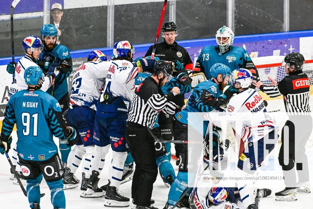 GER, Ice Hockey, Men s, Warrior Cup 2026, EHC Red Bull Munich vs. Belfast Giants Brawl involving several players from both teams Kaufbeuren Energie Schwaben Arena Bavaria, Germany