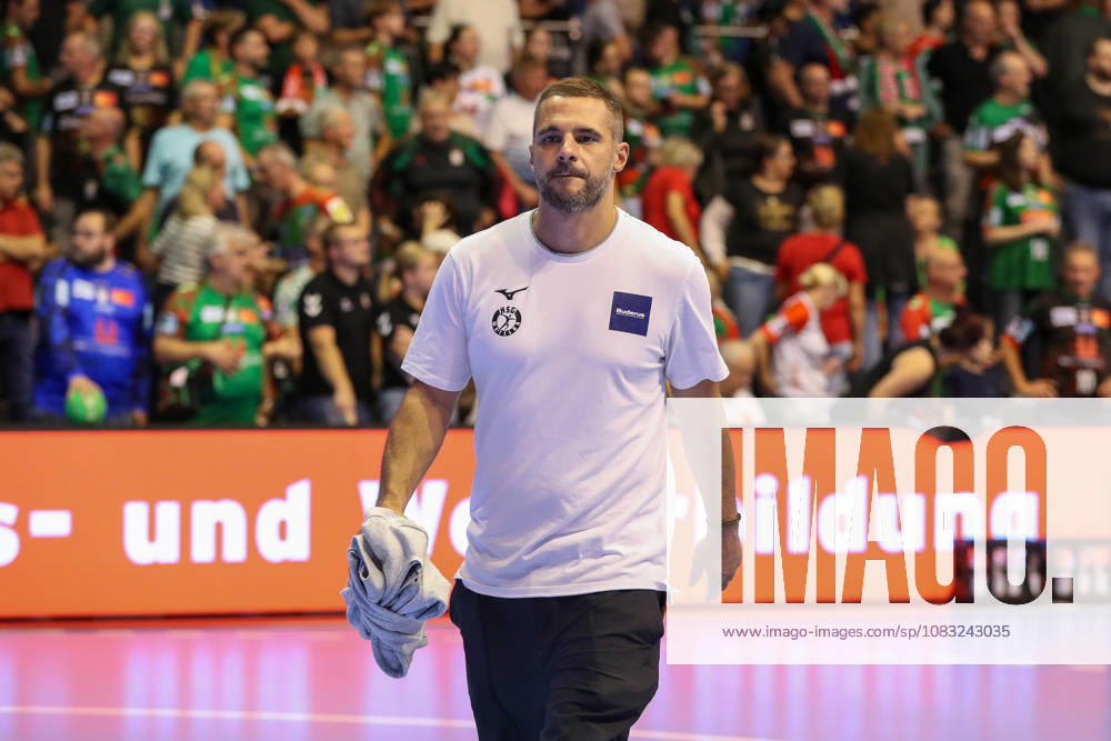 Opel HBL SC Magdeburg vs. HSG Wetzlar, from left: Michael Allendorf, Wetzlar, Magdeburg