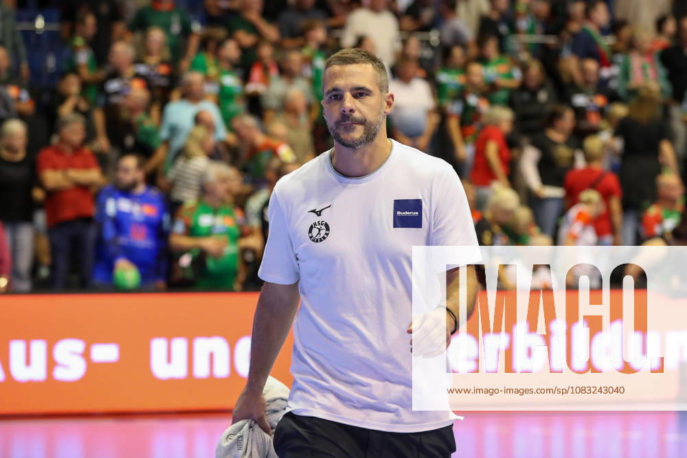 Opel HBL SC Magdeburg vs. HSG Wetzlar, from left: Michael Allendorf, Wetzlar, Magdeburg