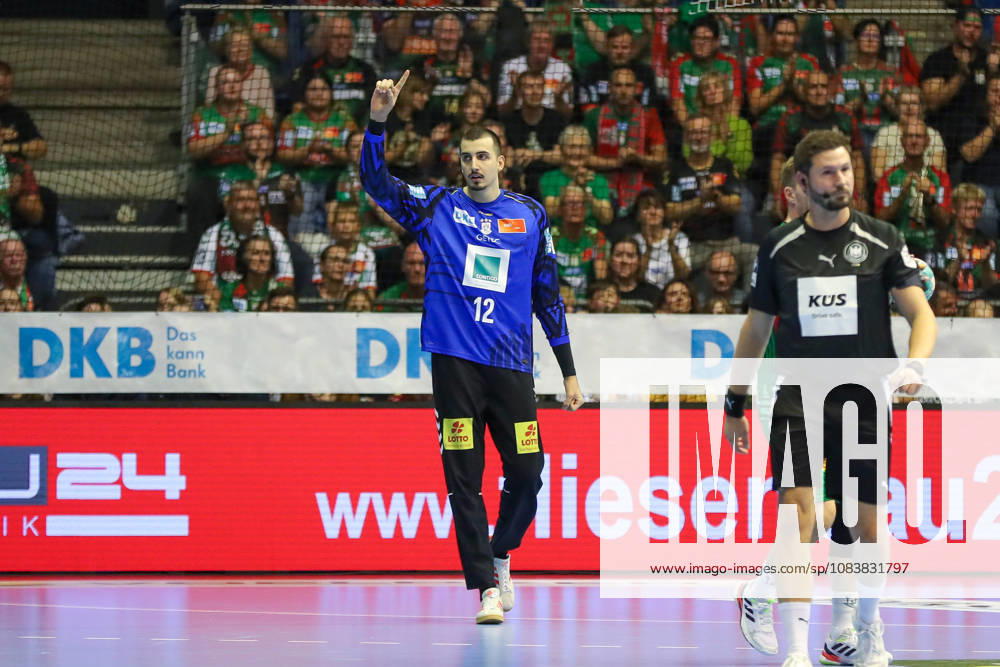 Opel HBL SC Magdeburg vs. SG BBM Bietigheim; from left: Matej Mandic (Magdeburg), 12 celebrating a saved shot; blocked, saved; Magdeburg goalkeeper