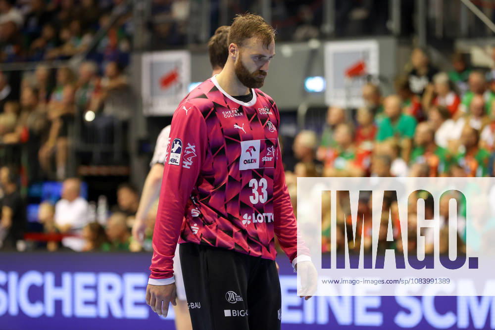 Opel HBL Handball, SC Magdeburg vs. THW Kiel,, from left: Andreas Wolff (Kiel), 33, looks disappointed, dejected, disappointed (Magdeburg)