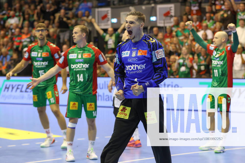 Opel HBL Handball, SC Magdeburg vs. THW Kiel,, from left: Dominik Kuzmanovic (Magdeburg), celebrating a saved shot, blocked, saved, Magdeburg goalkeeper