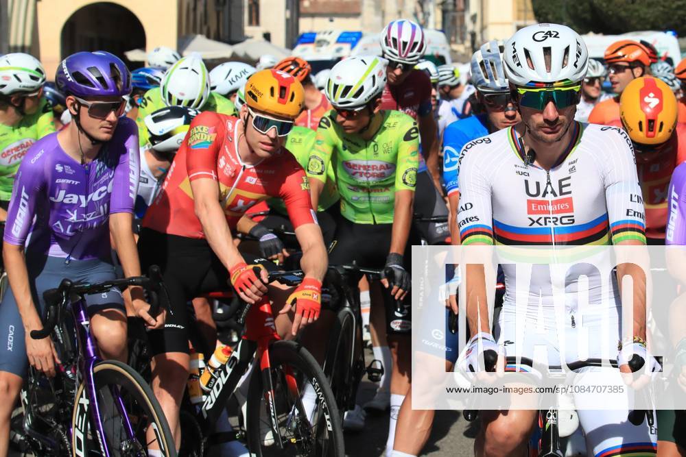 Veneto Classic - UCI Cycling race Pierre Teyssot MAXPPP ; Veneto Classic - UCI Cycling race . Cittadella, Italy on October 18, 2026. Right, World Champion Brandon McNulty of United States and UAE Team Emirates - XRG at the start. Pierre Teyssot Maxppp Cittadella Veneto Italy
