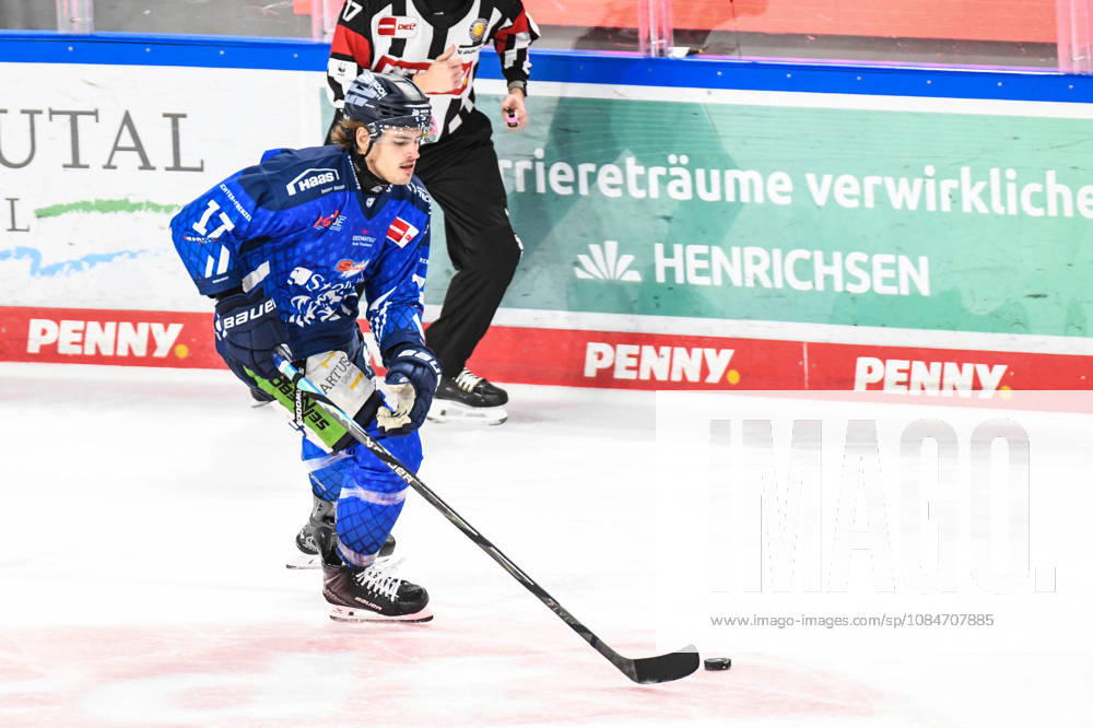 Straubing Tigers vs. Grizzlys Wolfsburg, Ice Hockey, German Ice Hockey League, Penny DEL, Matchday 10, 2026–2027 Season, October 18, 2026, Adrian Klein, Straubing Tigers, Men s Ice Hockey, German Ice Hockey League, Penny DEL, Matchday 10, 2026–2027 Season on October 18, 2026, at the Eisstadion am Pulverturm, Straubing Tigers (blue) vs. Grizzlys Wolfsburg (beige)