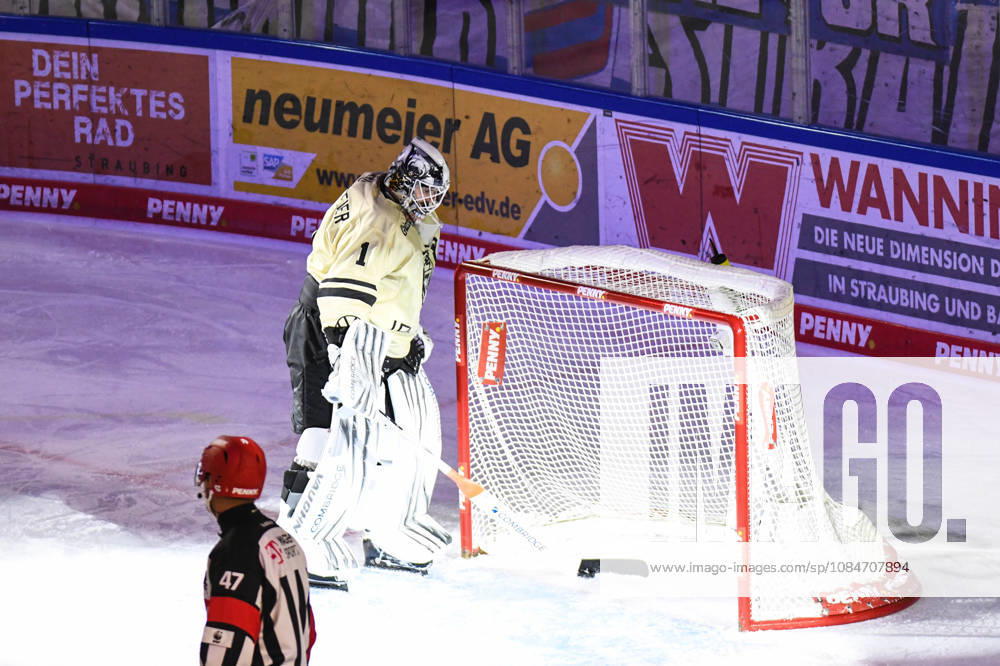 Straubing Tigers vs. Grizzlys Wolfsburg, Ice Hockey, German Ice Hockey League, Penny DEL, Matchday 10, 2026–2027 Season, October 18, 2026—Dustin Strahlmeier of the Grizzlys Wolfsburg clears the puck from the net, Men’s Ice Hockey, German Ice Hockey League, Penny DEL, Matchday 10, 2026–2027 season on October 18, 2026, at the Eisstadion am Pulverturm, Straubing Tigers (blue) vs. Grizzlys Wolfsburg (beige)