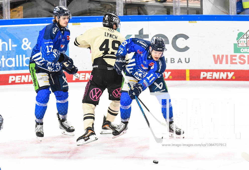 Straubing Tigers vs. Grizzlys Wolfsburg, Ice Hockey, German Ice Hockey League, Penny DEL, Matchday 10, 2026–2027 Season, October 18, 2026: Tim Brunnhuber’s Straubing Tigers face off against Robert Lynch’s Grizzlys Wolfsburg, Men’s Ice Hockey, German Ice Hockey League, Penny DEL, Matchday 10, 2026–2027 Season on October 18, 2026, at the Eisstadion am Pulverturm, Straubing Tigers (blue) vs. Grizzlys Wolfsburg (beige)