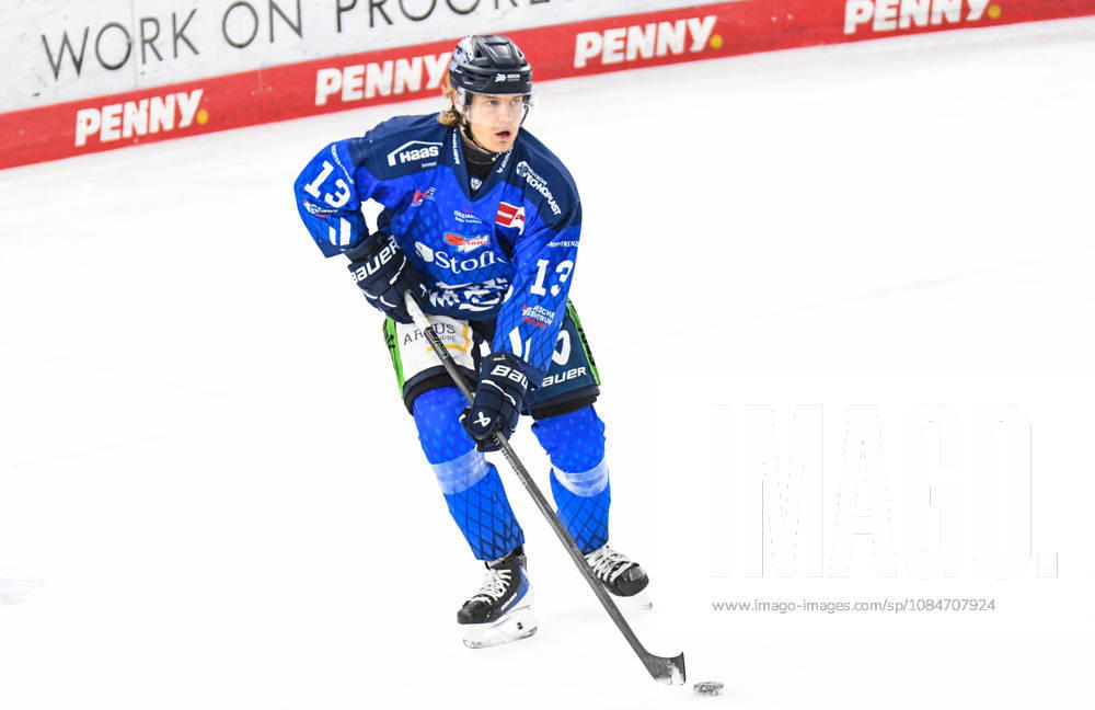 Straubing Tigers vs. Grizzlys Wolfsburg, Ice Hockey, German Ice Hockey League, Penny DEL, Matchday 10, 2026–2027 Season, October 18, 2026, Mario Zimmermann, Straubing Tigers, Men s Ice Hockey, German Ice Hockey League, Penny DEL, Matchday 10, 2026–2027 Season on October 18, 2026, at the Eisstadion am Pulverturm, Straubing Tigers (blue) vs. Grizzlys Wolfsburg (beige)