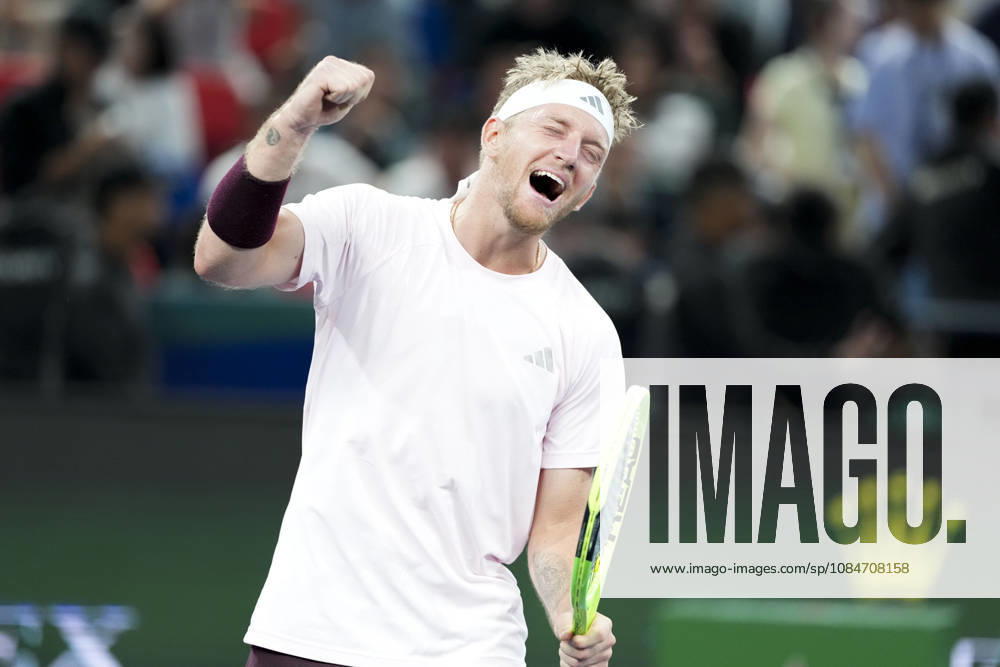 (261018) -- SHANGHAI, Oct. 18, 2026 -- Alejandro Davidovich Fokina of Spain celebrates after the men s singles final match against Rafael Jodar of Spain at the 2026 ATP, Tennis Herren tour Shanghai Masters tennis tournament in Shanghai, China, Oct. 18, 2026. ) (SP)CHINA-SHANGHAI-TENNIS-SHANGHAI MASTERS-MEN S SINGLES (CN) WangxXiang