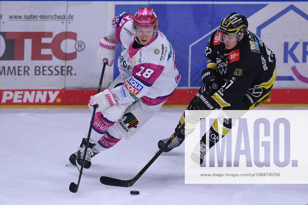 Ice Hockey Penny DEL, Matchday 10: Krefeld Pinguine vs. Eisbären Berlin on October 18, 2026, at the Yayla Arena in Krefeld. Jonas Müller (Berlin), on the left, Philip Gogulla (Krefeld); on the right, In accordance with the guidelines of the DEL (German Ice Hockey League), the publication and further use of the footage in electronic media and on devices of any kind during the game is not permitted. xRx
