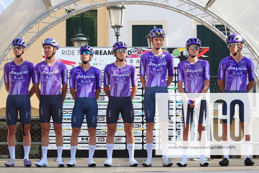 Veneto Classic - UCI Cycling race Pierre Teyssot MAXPPP ; Veneto Classic - UCI Cycling race . Cittadella, Italy on October 18, 2026. Team jayco Alulal with COVI, Alessandro, IT, HELLEMOSE, Asbjørn, DK, JUUL-JENSEN, Christopher, DK, PICKERING, Finlay, GB, COLOMBO, Riccardo, IT, VENDRAME, Andrea, IT, SAMBINELLO, Mattia, IT Pierre Teyssot Maxppp Cittadella Veneto Italy