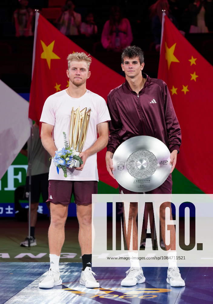 (261018) -- SHANGHAI, Oct. 18, 2026 -- Rafael Jodar (R) of Spain and Alejandro Davidovich Fokina of Spain pose on the podium after the men s singles final match at the 2026 ATP, Tennis Herren tour Shanghai Masters tennis tournament in Shanghai, China, Oct. 18, 2026. ) (SP)CHINA-SHANGHAI-TENNIS-SHANGHAI MASTERS-MEN S SINGLES (CN) DingxTing