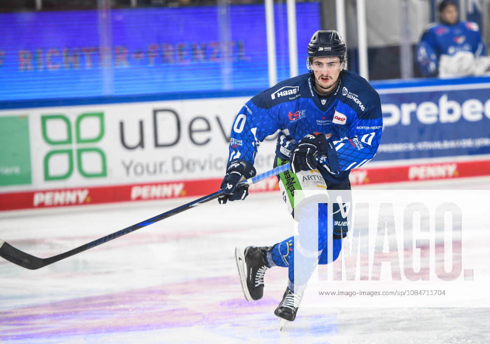 Straubing Tigers vs. Grizzlys Wolfsburg, Ice Hockey, German Ice Hockey League, Penny DEL, Matchday 10, 2026–2027 Season, October 18, 2026, Tarjo Jentzsch, Straubing Tigers, Men s Ice Hockey, German Ice Hockey League, Penny DEL, Matchday 10, 2026–2027 Season on October 18, 2026, at the Eisstadion am Pulverturm, Straubing Tigers (blue) vs. Grizzlys Wolfsburg (beige)