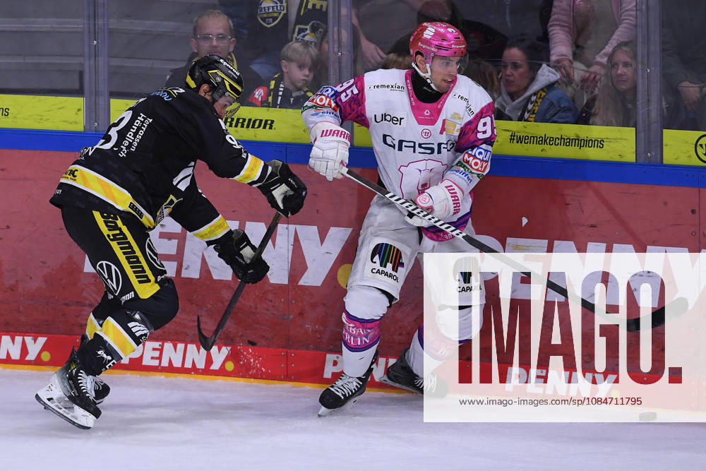 Ice Hockey: Penny DEL, Matchday 10—Krefeld Pinguine vs. Eisbären Berlin on October 18, 2026, at the Yayla Arena in Krefeld. Stuart Percy (Krefeld), on the left, Frederik Tiffels (Berlin); on the right. In accordance with the regulations of the DEL (German Ice Hockey League), the publication and further use of the footage in electronic media and on devices of any kind during the game is not permitted. xRx