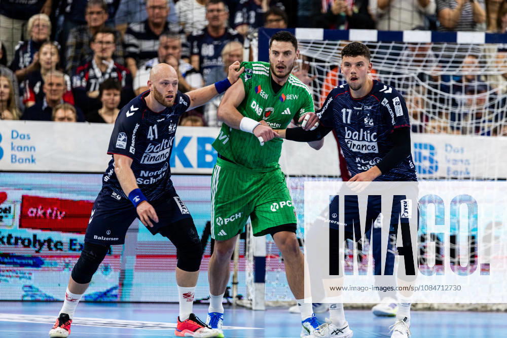 Opel HBL SG Flensburg Handewitt vs. Füchse Berlin, October 18, 2026: Battle in the Circle—Arnar Freyr Arnarsson, No. 41, SG Flensburg Handewitt, Mijajlo Marsenic No. 93, Füchse Berlin, Marko Grgic No. 17, SG Flensburg Handewitt Opel HBL SG Flensburg Handewitt vs. Füchse Berlin, GGW Arena on October 18, 2026