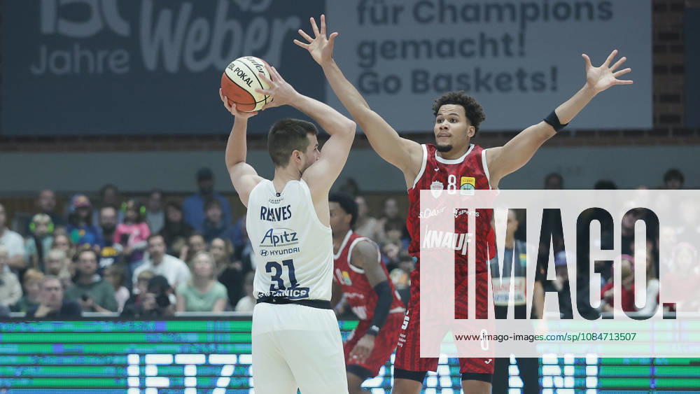 Pictured from left: Spencer Reaves of Syntainics MBC, 31, with the ball against Brandon Tischler of Wuerzburg Baskets, 8 18 10 2026, Fitness First Würzburg Baskets vs. SYNTAINICS MBC, Netto BBL Cup, Round of 16, Germany, 97072, tectake Arena Würzburg,