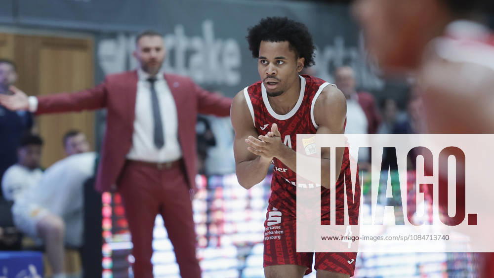 Pictured: Sam Griffin of the Würzburg Baskets, No. 4, cheering on his teammates on October 18, 2026, Fitness First Würzburg Baskets vs. SYNTAINICS MBC, Netto BBL Cup, Round of 16, Germany, 97072, tectake Arena Würzburg,