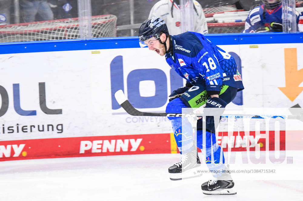 Straubing Tigers vs. Grizzlys Wolfsburg, Ice Hockey, German Ice Hockey League, Penny DEL, Matchday 10, 2026–2027 Season, October 18, 2026: Tyler Madden of the Straubing Tigers celebrates his goal, Men s Ice Hockey, German Ice Hockey League, Penny DEL, Matchday 10, 2026–2027 Season on October 18, 2026, at the Eisstadion am Pulverturm, Straubing Tigers (blue) vs. Grizzlys Wolfsburg (beige)