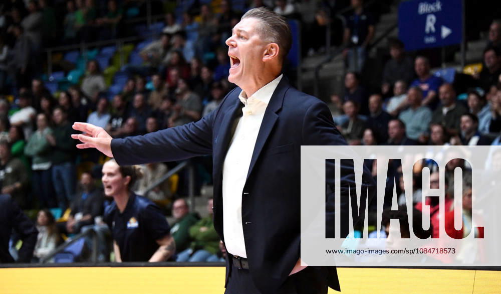 BBL Basketball Cup, Frankfurt Skyliners vs. VET Concept Gladiators Trier; Coach Klaus Perwas, Head Coach, Fraport Skyliners Frankfurt; facial expressions, gestures, emotion; Frankfurt am Main