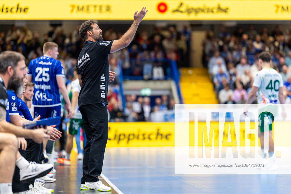 Florian Kehrmann, TBV Lemgo Lippe, coach gesturing; GER, TBV Lemgo Lippe vs. Frisch Auf Göppingen, handball, 1st Bundesliga, Matchday 9, 2026–2027 season, October 18, 2026, GER, TBV Lemgo Lippe vs. Frisch Auf Göppingen, Handball, 1st Bundesliga, Matchday 9, 2026–2027 season, October 18, 2026, Lemgo