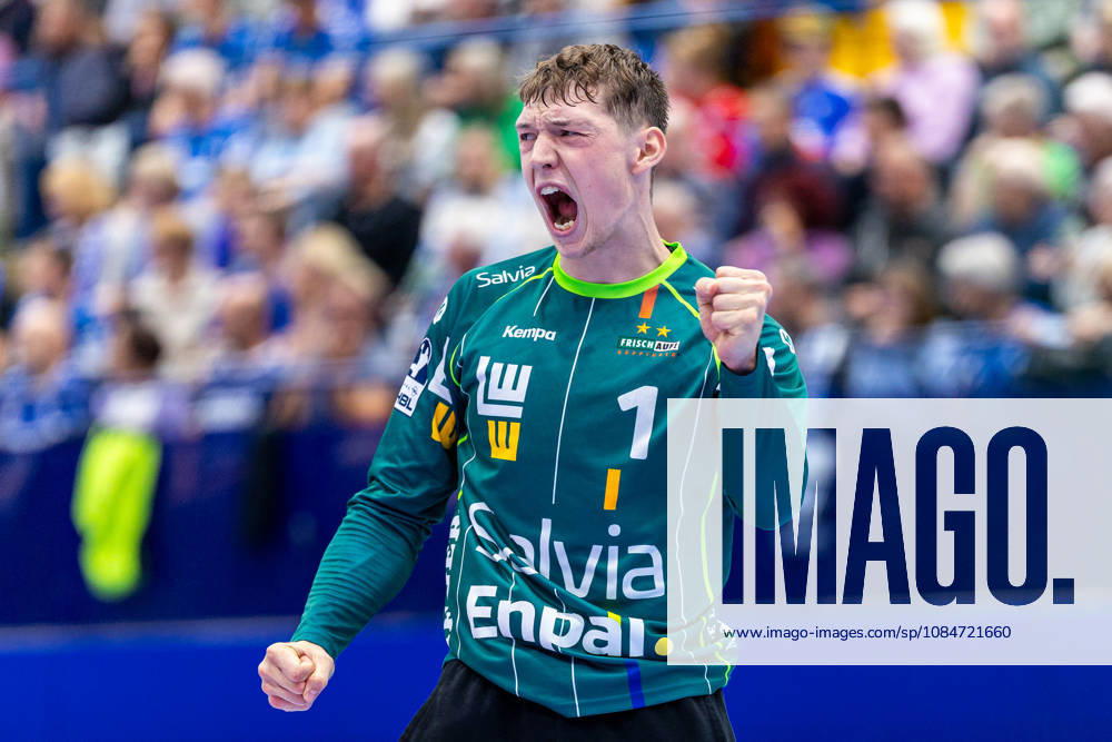 Julian Buchele, Frisch Auf Göppingen, 01, celebrates; GER, TBV Lemgo Lippe vs. Frisch Auf Göppingen, Handball, 1st Bundesliga, Matchday 9, 2026–2027 season, October 18, 2026 GER, TBV Lemgo Lippe vs. Frisch Auf Goeppingen, Handball, 1st Bundesliga, Matchday 9, 2026–2027 season, October 18, 2026 Lemgo