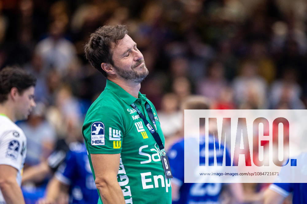 Ben Matschke, Frisch Auf Göppingen, Coach Reacts with Disappointment GER, TBV Lemgo Lippe vs. Frisch Auf Göppingen, Handball, 1st Bundesliga, Matchday 9, 2026–2027 Season, October 18, 2026 GER, TBV Lemgo Lippe vs. Frisch Auf Goeppingen, Handball, 1st Bundesliga, Matchday 9, 2026–2027 Season, October 18, 2026 Lemgo