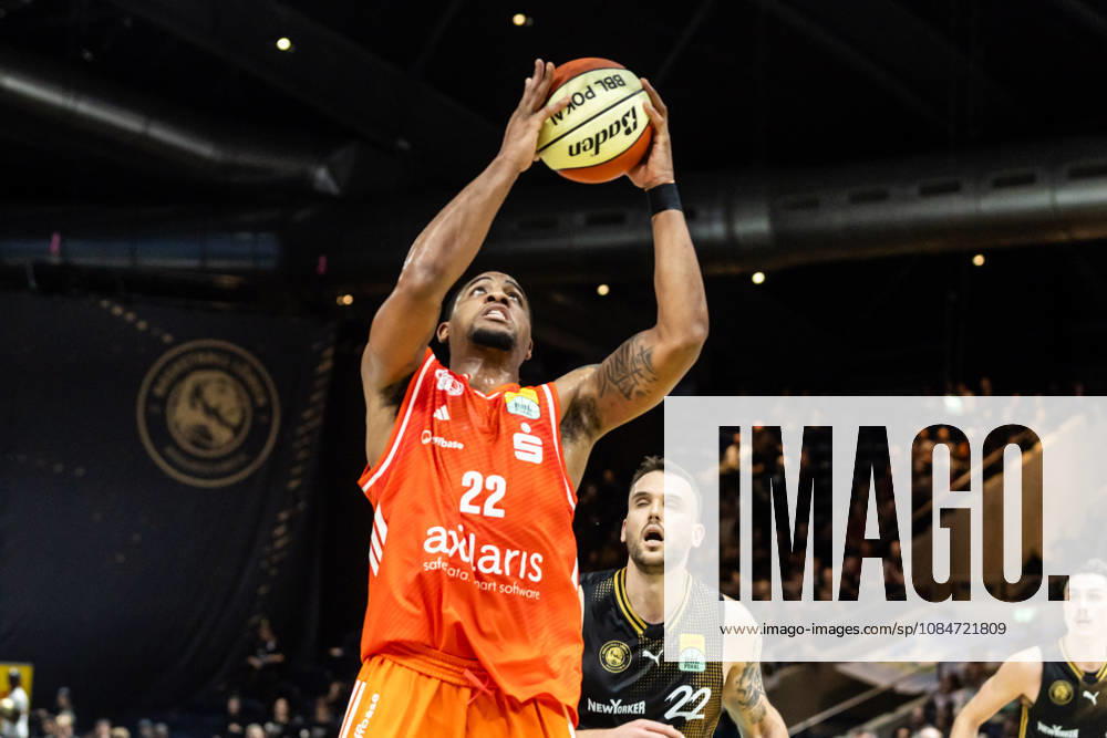 GER, BBL easyCredit Basketball Bundesliga Cup, Round of 16, Braunschweig, Basketball Löwen Braunschweig vs. Niners Chemnitz, Nighael Ceaser (Niners Chemnitz), 22, Braunschweig Volkswagen Arena, Lower Saxony, Germany