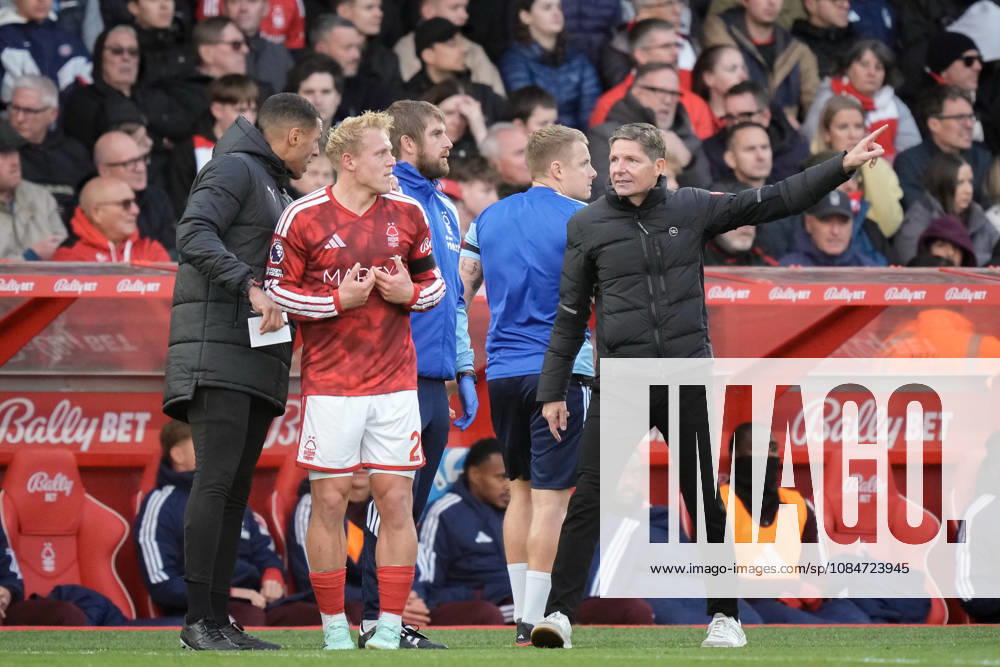 Premier League: Nottingham Forest v Arsenal Oliver Glasner manager of Nottingham Forest speaks to Fourth official Farai Hallam during the Premier League match Nottingham Forest vs Arsenal at City Ground, Nottingham, United Kingdom on 18 October 2026 (Photo by Maynard Manyowa News Images) Nottingham City Ground Nottinghamshire United Kingdom
