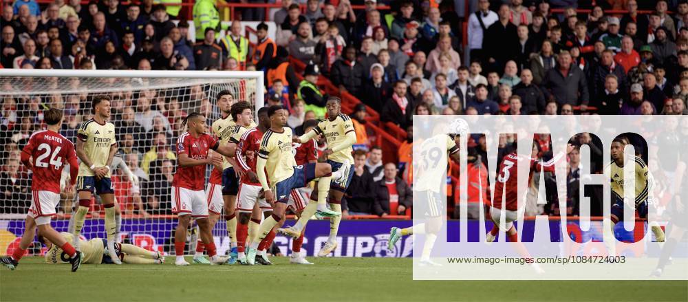 Football - FA Premier League - Nottingham Forest FC v Arsenal FC NOTTINGHAM, ENGLAND - Sunday, October 18, 2026: Arsenal s Bruno Guimaraes is hit on the face by a free-kick from Nottingham Forest s Neco Williams during the FA Premier League match between Nottingham Forest FC and Arsenal FC at the City Ground. (Photo by David Rawcliffe Propaganda) NOTTINGHAM City Ground NOTTINGHAMSHIRE ENGLAND