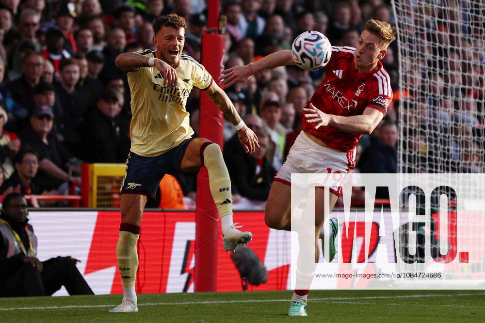 Nottingham, England, 18th October 2026. Ben White of Arsenal and Liam Delap of Nottingham Forest challenge for the ball during the Nottingham Forest vs Arsenal Premier League match at the City Ground, Nottingham. Picture credit should read: Jake Youle Sportimage . SPI_028_JY_Forest_Arsenal SPI-5083-0028