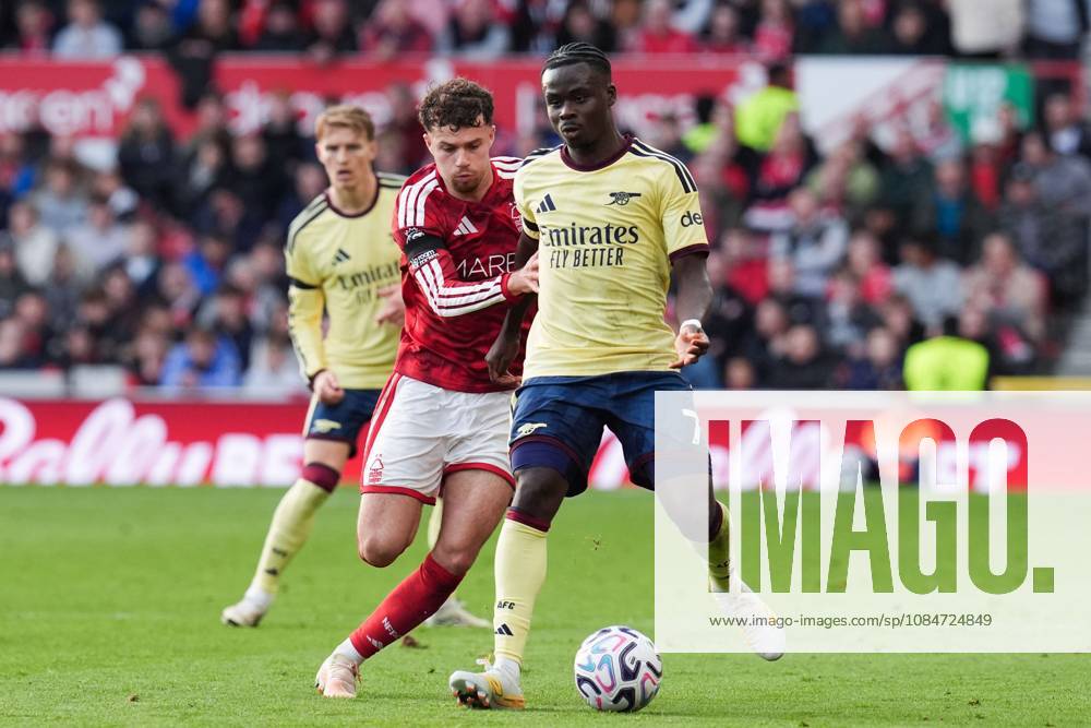 Bukayo Saka of Arsenal under pressure from Neco Williams of Nottingham Forest Nottingham Forest v Arsenal, Premier League, Football, The City Ground, Nottingham, UK - 18 Oct 2026Nottingham The City Ground United Kingdom