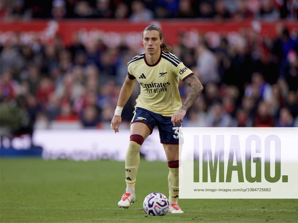 Football - FA Premier League - Nottingham Forest FC v Arsenal FC NOTTINGHAM, ENGLAND - Sunday, October 18, 2026: Arsenal s Riccardo Calafiori during the FA Premier League match between Nottingham Forest FC and Arsenal FC at the City Ground. (Photo by David Rawcliffe Propaganda) NOTTINGHAM City Ground NOTTINGHAMSHIRE ENGLAND