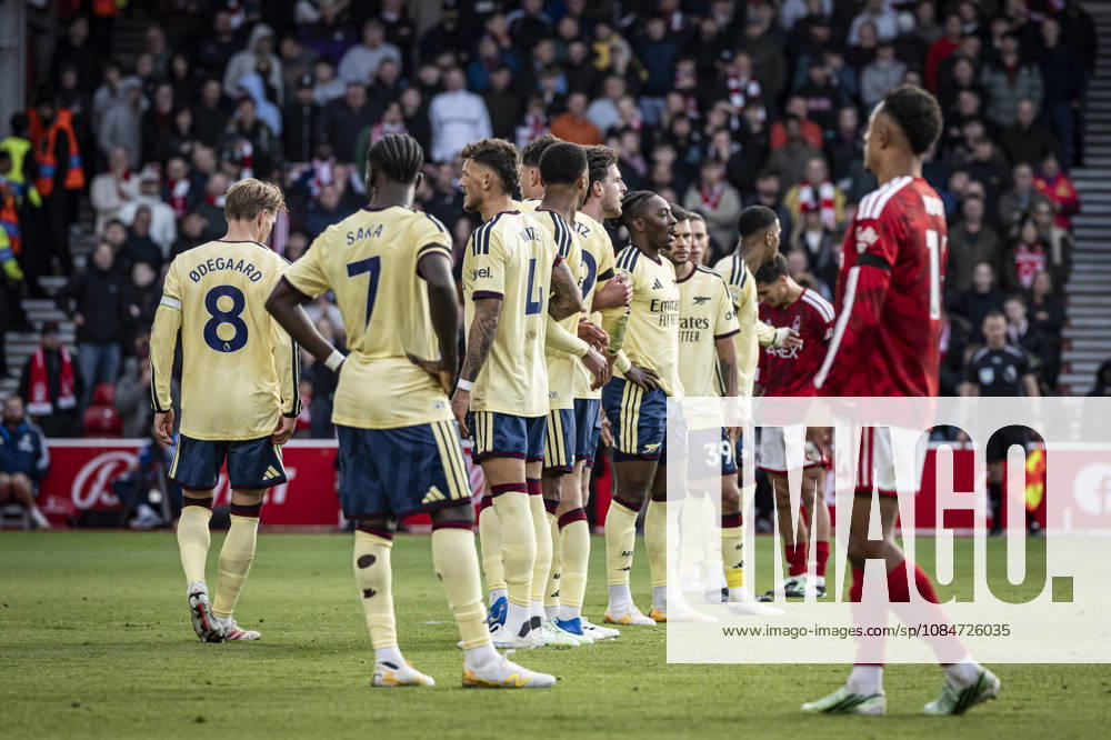 18th October 2026; The City Ground, Nottingham, Nottinghamshire, England; Premier League Football, Nottingham Forest versus Arsenal; Arsenal make a 9 man wall GodfreyxPitt