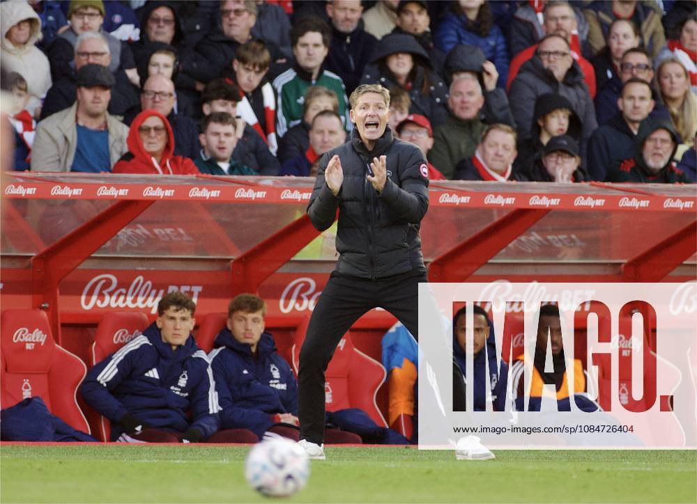 Football - FA Premier League - Nottingham Forest FC v Arsenal FC NOTTINGHAM, ENGLAND - Sunday, October 18, 2026: Nottingham Forest s head coach Oliver Glasner during the FA Premier League match between Nottingham Forest FC and Arsenal FC at the City Ground. (Photo by David Rawcliffe Propaganda) NOTTINGHAM City Ground NOTTINGHAMSHIRE ENGLAND