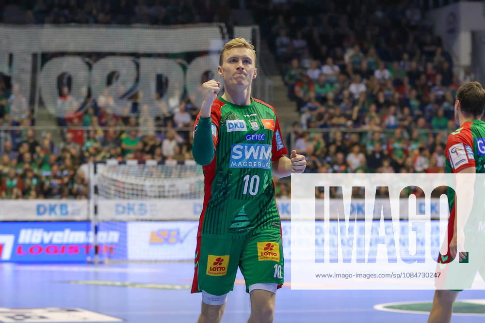 Handball, Opel HBL, SC Magdeburg vs. TVB Stuttgart,, from left: Gisli, Thorgeir, Kristjansson, Magdeburg, 10, cheering, goal celebration, celebrating the goal, Magdeburg