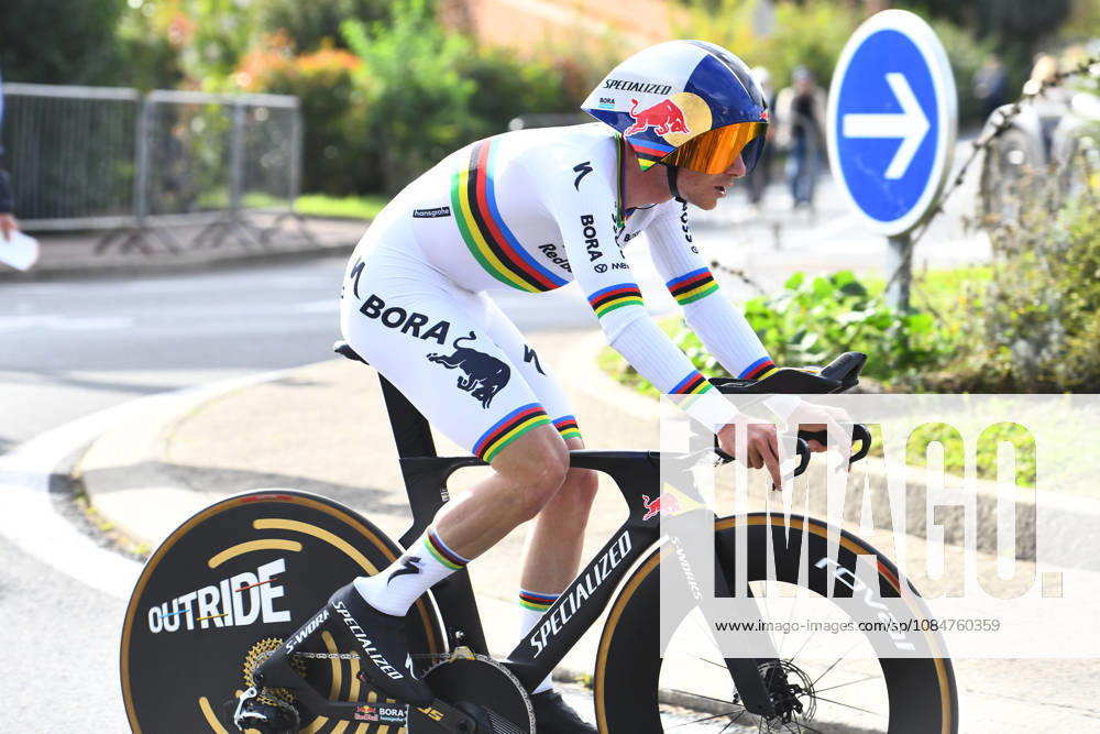 Les Herbiers, Pays De La Loire, France: Red BullÃBoraÃHansgrohes Belgian rider Remco Evenepoel competes in the Chrono des Nations in Les Herbiers, France, on October 18, 2026. Les Herbiers France - ZUMAh284 20261018_znp_h284_003