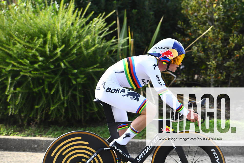 Les Herbiers, Pays De La Loire, France: Red BullÃBoraÃHansgrohes Belgian rider Remco Evenepoel competes in the Chrono des Nations in Les Herbiers, France, on October 18, 2026. Les Herbiers France - ZUMAh284 20261018_znp_h284_004