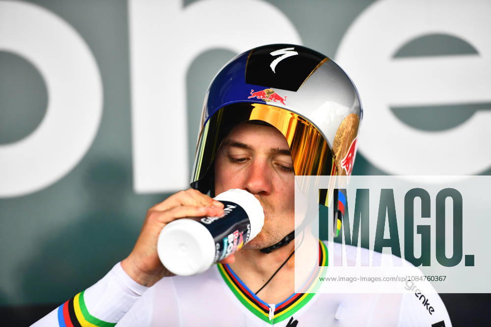 Les Herbiers, Pays De La Loire, France: Red BullÃBoraÃHansgrohes Belgian rider Remco Evenepoel competes in the Chrono des Nations in Les Herbiers, France, on October 18, 2026. Les Herbiers France - ZUMAh284 20261018_znp_h284_008