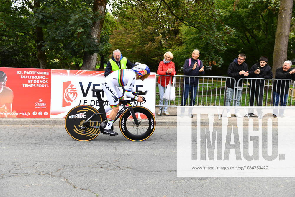 Les Herbiers, Pays De La Loire, France: Red BullÃBoraÃHansgrohes Belgian rider Remco Evenepoel competes in the Chrono des Nations in Les Herbiers, France, on October 18, 2026. Les Herbiers France - ZUMAh284 20261018_znp_h284_021
