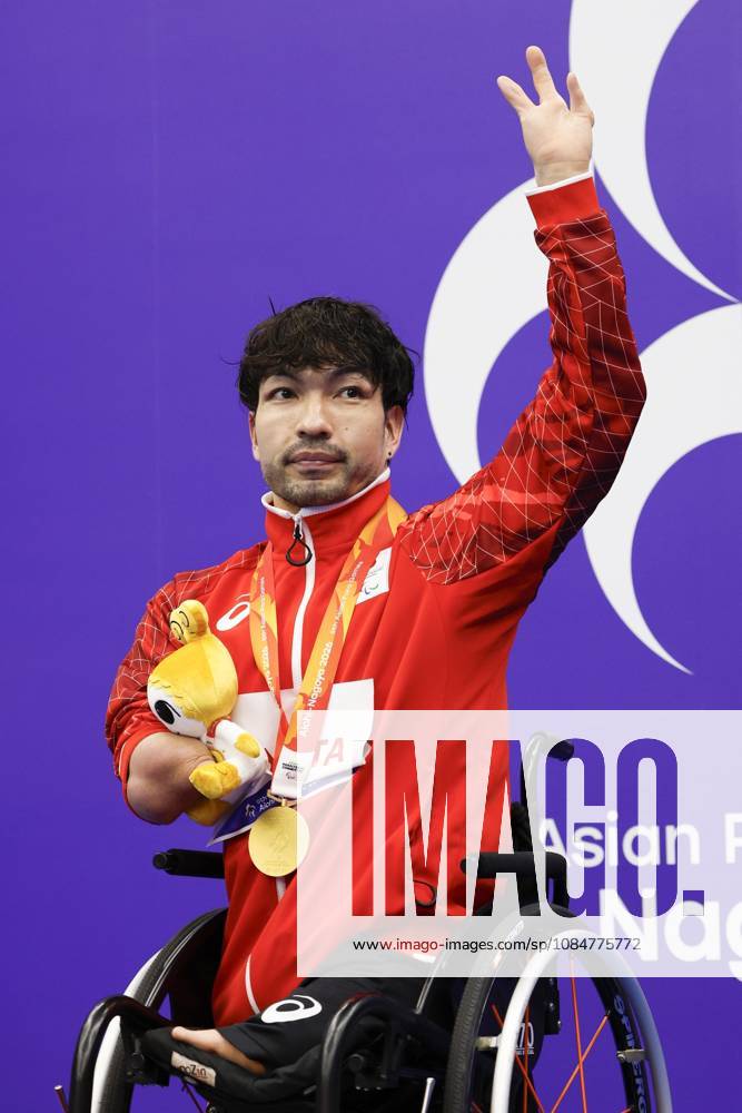 Aichi-Nagoya Asian Para Games: Swimming Six-time Paralympian swimmer Takayuki Suzuki of Japan waves to the crowd after winning the Aichi-Nagoya Asian Para Games men s 50-meter freestyle S4 gold in Nagoya, central Japan, on Oct. 19, 2026. A14AA0005631272P