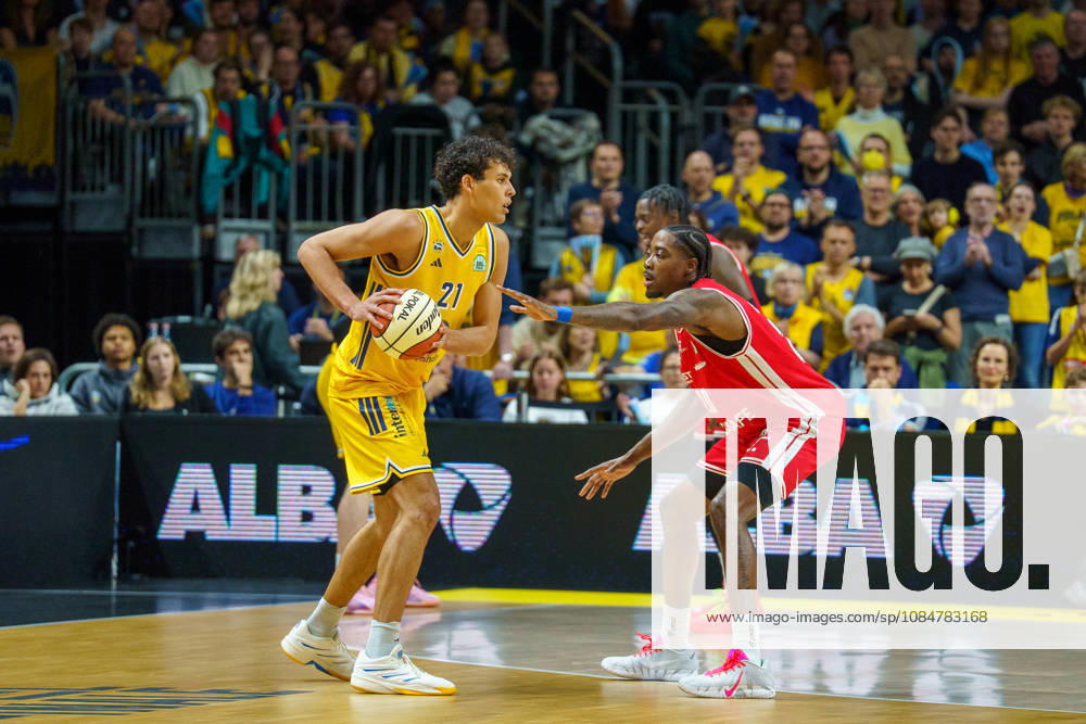 Pictured: Brandon Angel, ALBA BERLIN, 21, Hason Ward, BMA365 Bamberg Baskets, 20 19 10 2026, Alba Berlin vs. BMA365 Bamberg Baskets, BBL Cup Round of 16, Basketball, 2026–27 Season, Uber Arena