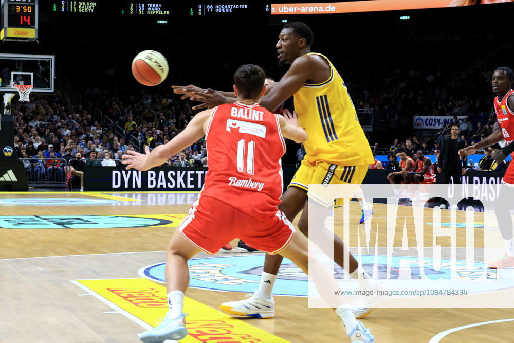 Germany, GER, DEU, Basketball, BBL Cup, Day 1, 2026–2027 Season, Berlin, ALBA Berlin vs. Bamberg Sima Fatty Yankuba ALBA Berlin 77, Richard Balint Bamberg 11 nordphoto GmbH Engler Berlin Uber Arena Berlin Germany