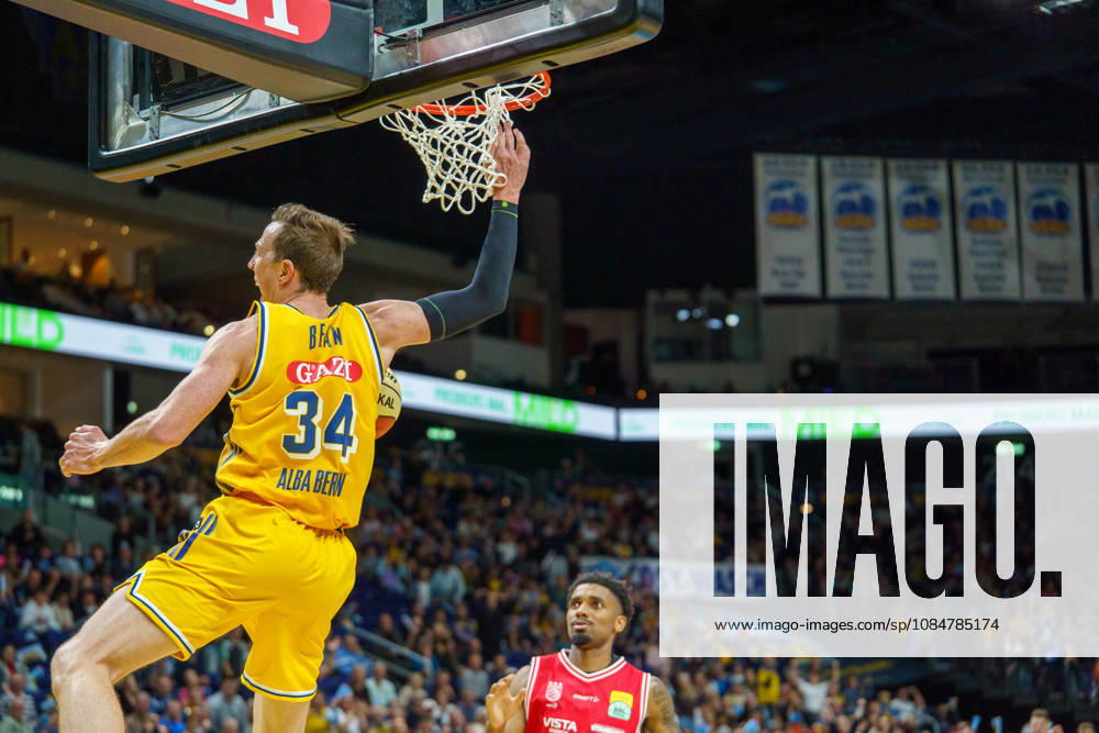 Pictured: Justin Bean, ALBA BERLIN, 34, Dunk, October 19, 2026, Alba Berlin vs. Bamberg Baskets (BMA365), BBL Cup Round of 16, Basketball, 2026–27 Season, Uber Arena