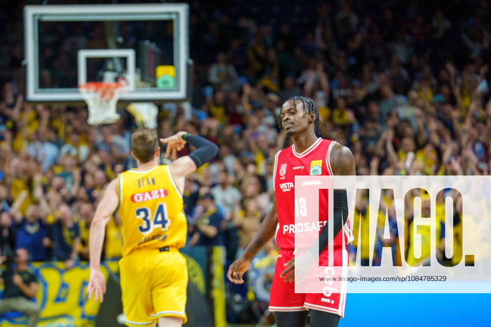 Pictured: Trevon Scott of BMA365 Bamberg Baskets, 13, emotions, dejected, disappointment, disappointed, celebration by Justin Bean of ALBA BERLIN, 34 19 10 2026, Alba Berlin BMA365 Bamberg Baskets, BBL Cup Round of 16, basketball, 2026–27 season, Uber Arena