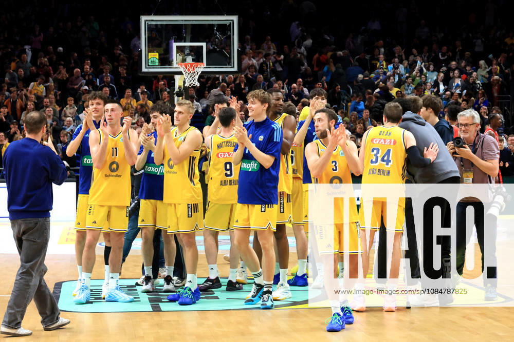 Germany, GER, DEU, Basketball, BBL Cup, Day 1, 2026–2027 Season, Berlin, ALBA Berlin vs. Bamberg ALBA Players, Cheering, Celebrating, Joy, Happiness, Happy, Positive Emotions, nordphoto GmbH Engler Berlin Uber Arena Berlin Germany