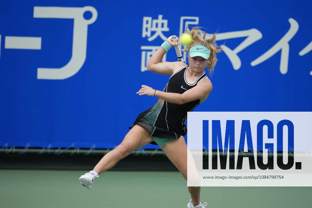 WTA, Tennis Damen Kinoshita Group Japan Open - Day 2 Emerson Jones of Australia competes in her round of 32 singles match against Ann Li of the United States at the 2026 Kinoshita Group Japan Open Women s tennis tournament at the Utsubo Tennis Center in Osaka, Japan, on October 20, 2026. Osaka Japan