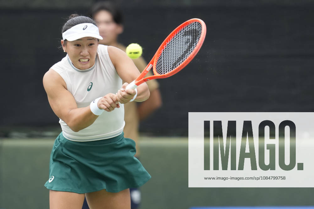 WTA, Tennis Damen Kinoshita Group Japan Open - Day 2 Claire Liu of the United States competes in her round of 32 singles match against Magda Linette of Poland at the 2026 Kinoshita Group Japan Open Women s tennis tournament at Utsubo Tennis Center in Osaka, Japan, on October 20, 2026. Osaka Japan